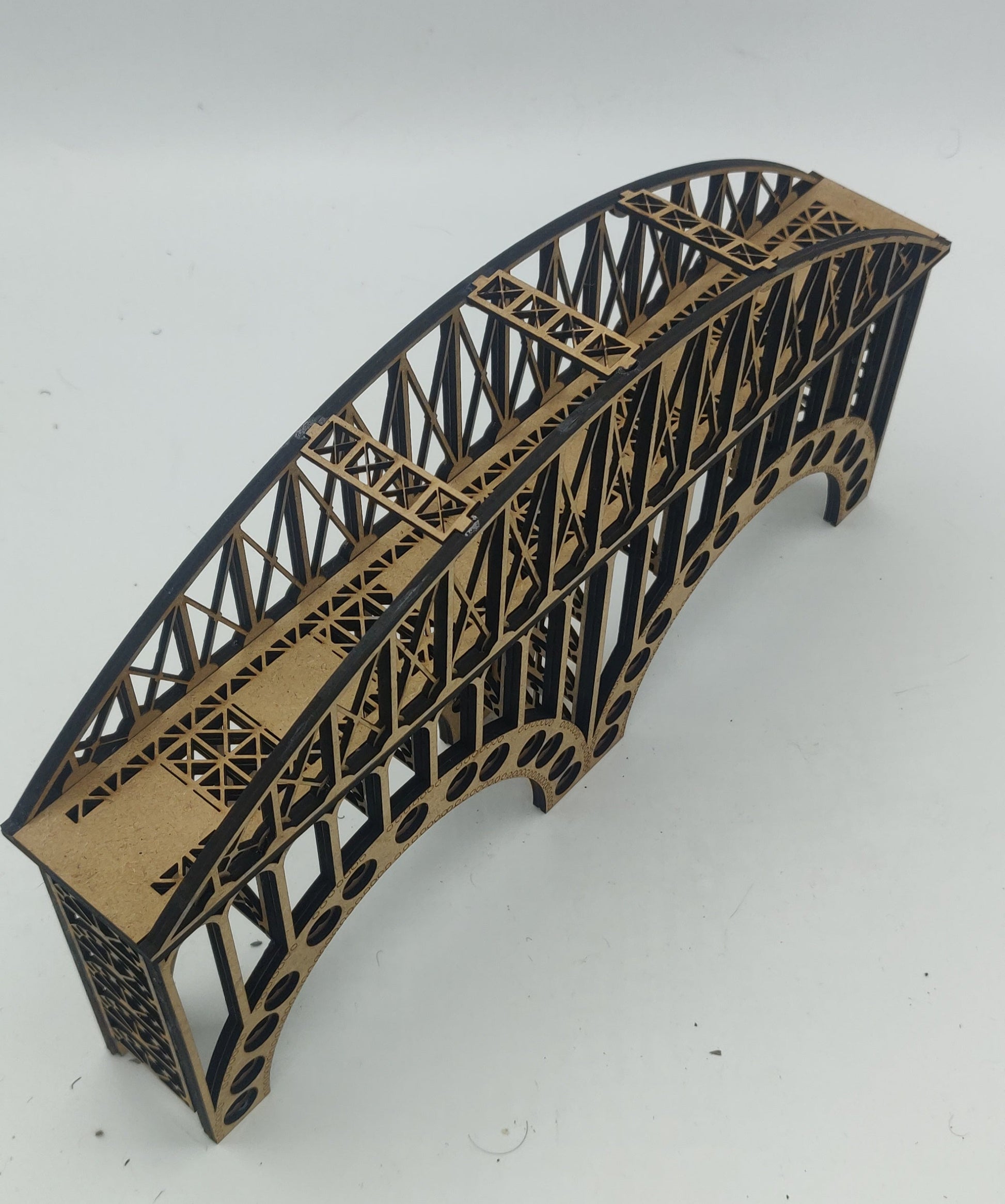 Single track arch and bowstring bridge
